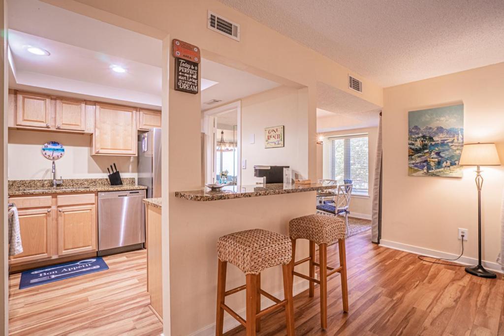 1686 Bluff Villas Renovated Sleeps 8 Walk To Salty Dog Sea Pines Хилтън Хед Айлънд Екстериор снимка