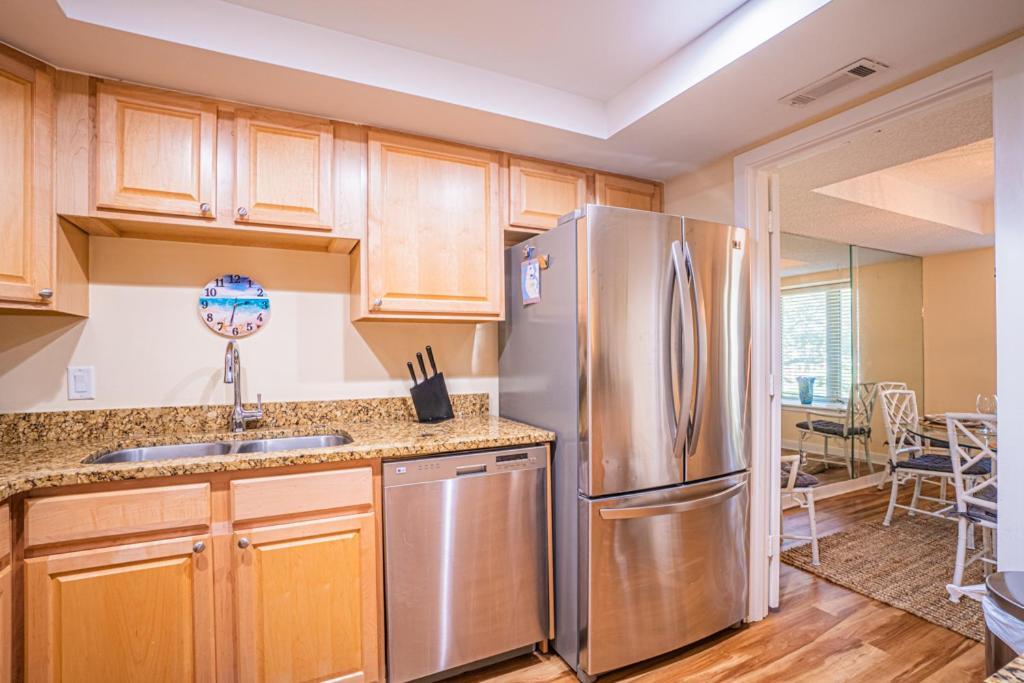 1686 Bluff Villas Renovated Sleeps 8 Walk To Salty Dog Sea Pines Хилтън Хед Айлънд Екстериор снимка