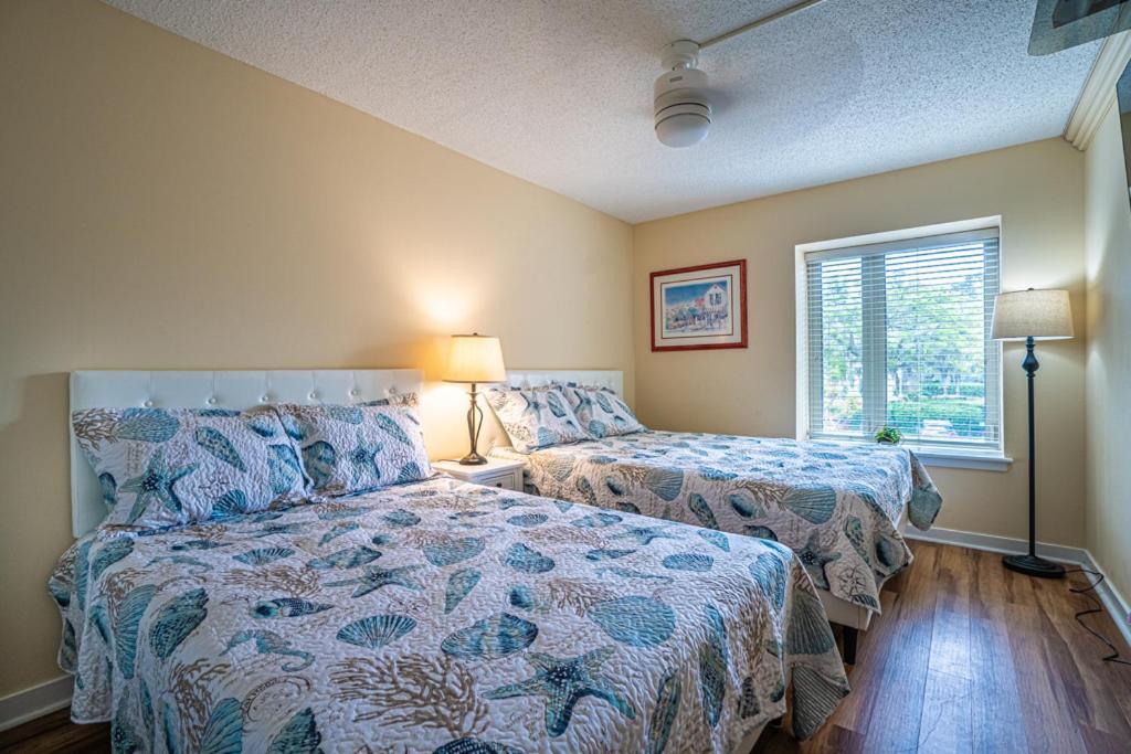 1686 Bluff Villas Renovated Sleeps 8 Walk To Salty Dog Sea Pines Хилтън Хед Айлънд Екстериор снимка