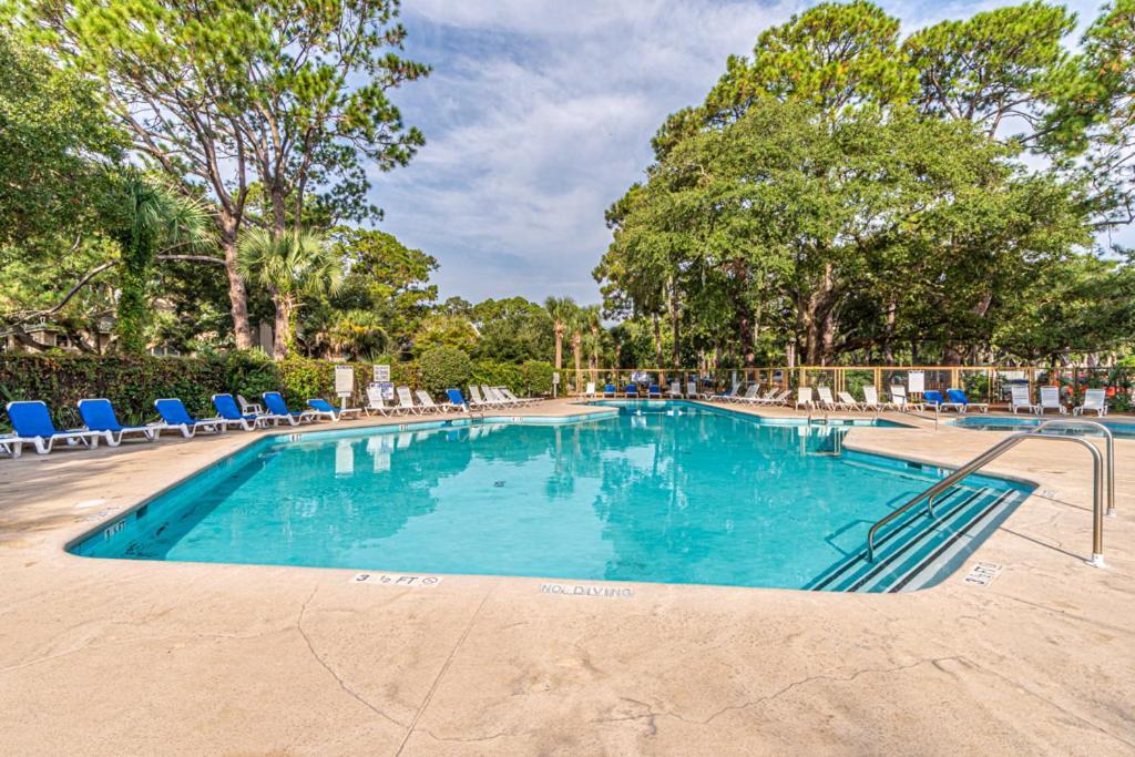 1686 Bluff Villas Renovated Sleeps 8 Walk To Salty Dog Sea Pines Хилтън Хед Айлънд Екстериор снимка