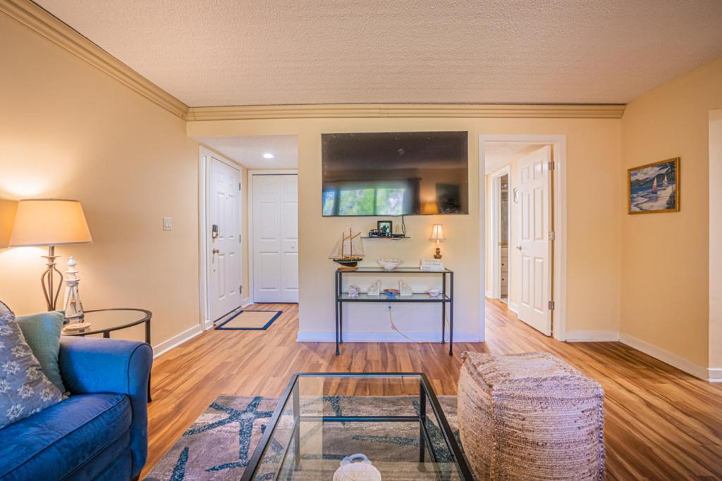 1686 Bluff Villas Renovated Sleeps 8 Walk To Salty Dog Sea Pines Хилтън Хед Айлънд Екстериор снимка