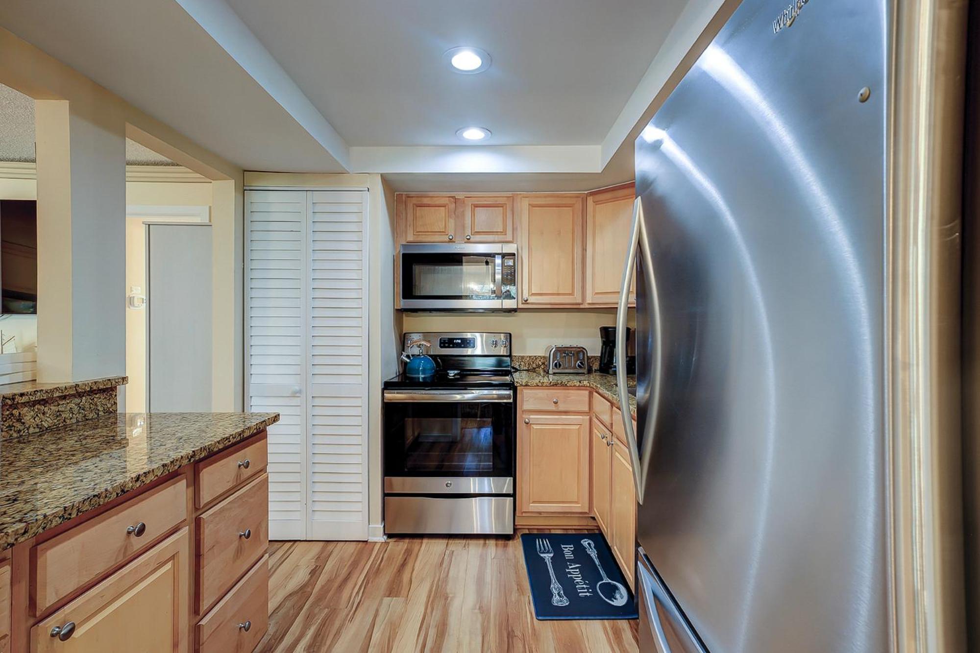 1686 Bluff Villas Renovated Sleeps 8 Walk To Salty Dog Sea Pines Хилтън Хед Айлънд Екстериор снимка
